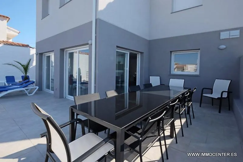Lv02 Villa Empuriabrava 0*,  Spain